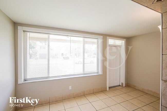 Photo - 530 S 28th Ave