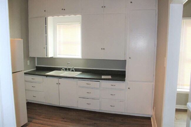 This remodeled charmer is close to Tech and ready for new tenants 7-15-26