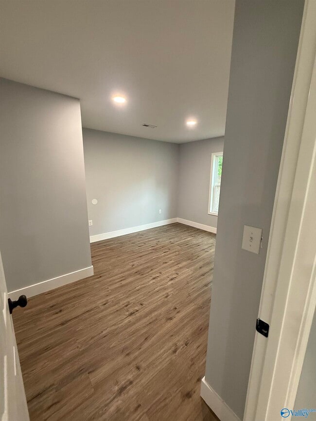 Photo - 3913 Pine Ave SW