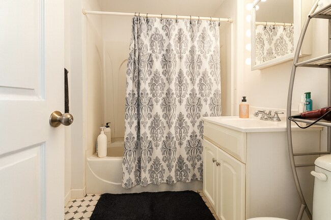 Photo - 60 Egmont St Unit 4B