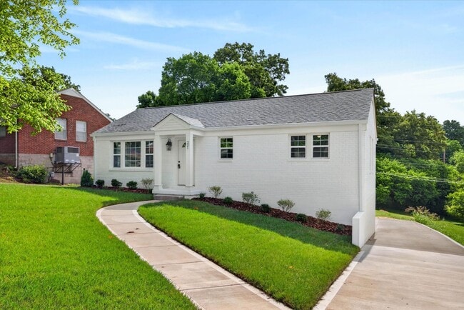 Photo - Beautiful Renovated 4 Bedroom Home For Rent With a Large Bonus Room!