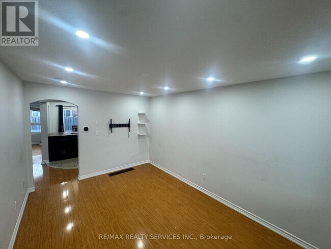 Photo - 74 Severin St