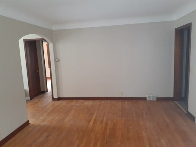 Photo - Freshly updated 3 Bed/1.5 Bath House- Robbinsdale- Available NOW!