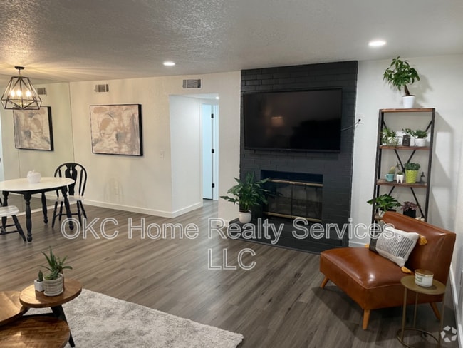 Building Photo - 4400 Hemingway Dr Unit APT 210