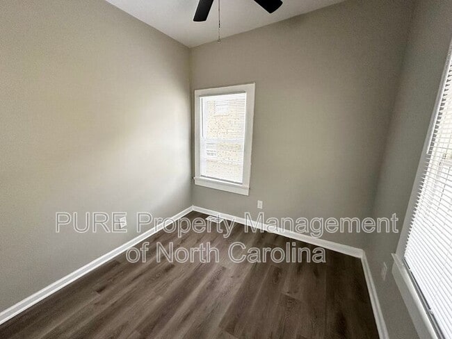 Photo - 215 Hartman St