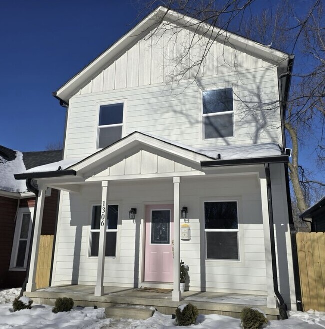 Building Photo - 1306 E Minnesota St Rental
