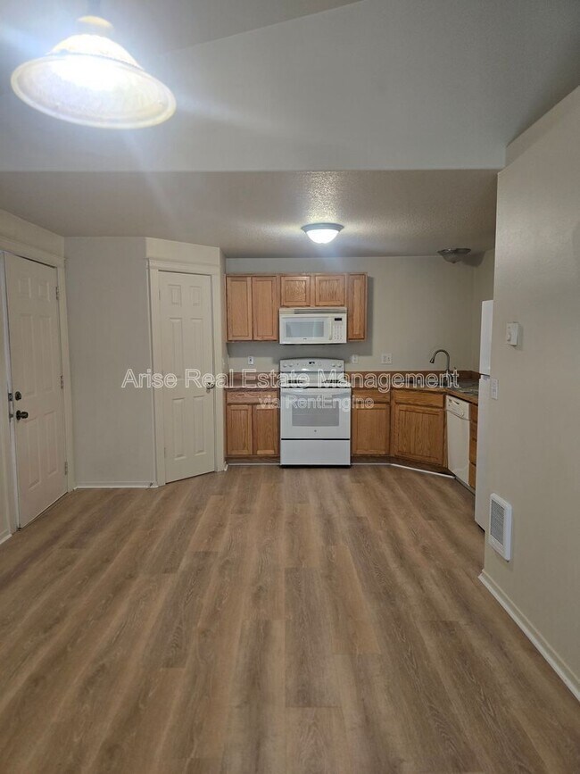 Photo - 803 SE Kierra Pl