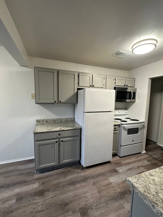 Photo - 8131 Needwood Rd Unit T101