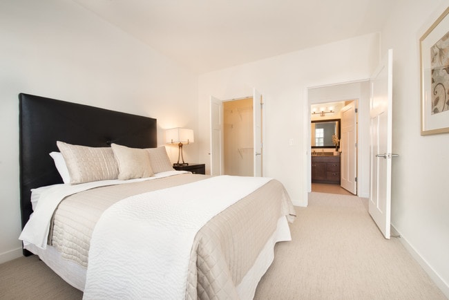 Wells Street Station Apartments Bedroom