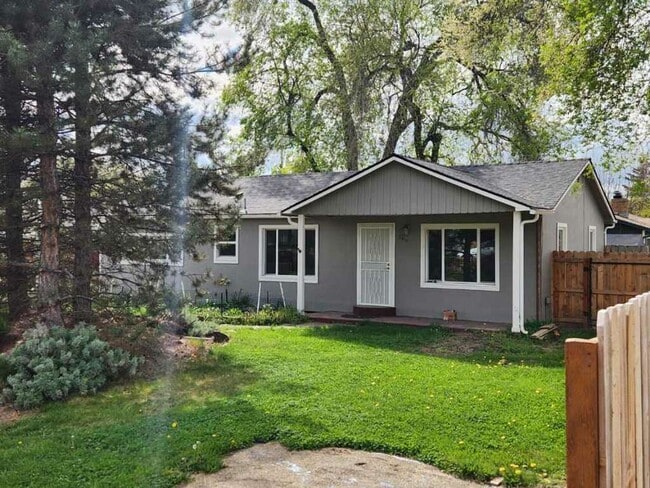 Photo - 2411 Crater Lake Ave