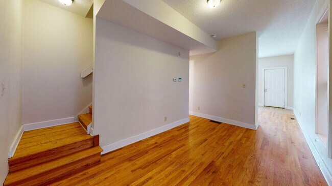 Photo - 1369 Indianola Ave