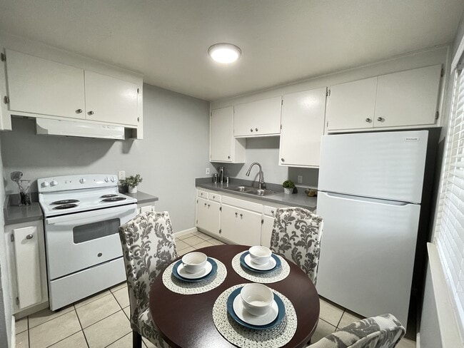 Building Photo - 3544 Auburn Blvd Rental