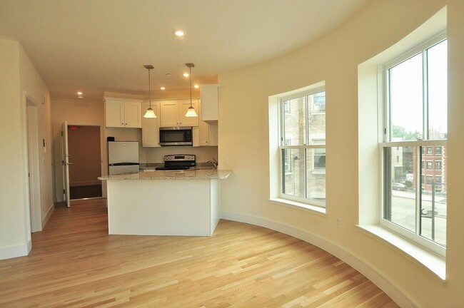 Photo - 885 Beacon St Condo