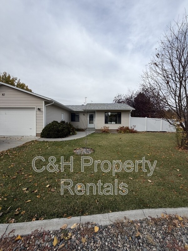 Photo - 3550 Granger Ave E