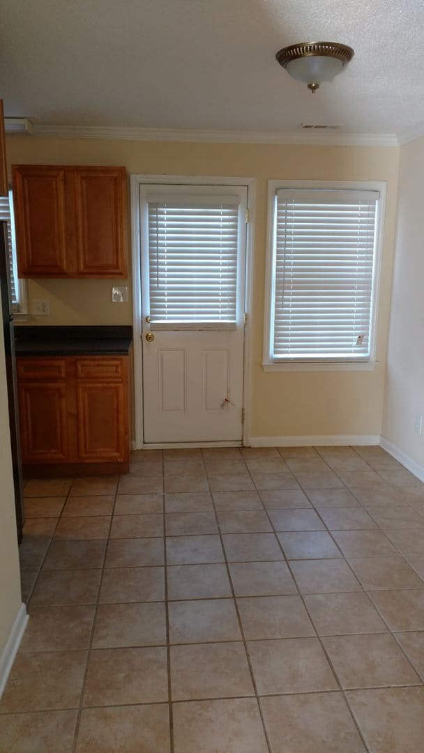 Photo - Haymont Area -2 Bedroom Town home for rent! Available 4/17/2026