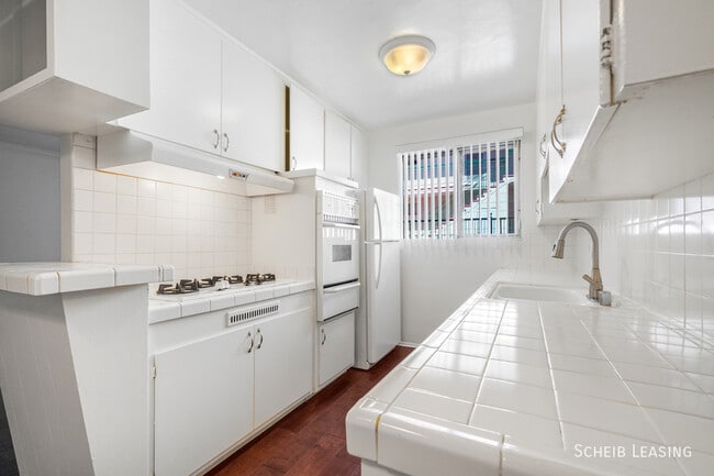 Photo - 426 Rexford Dr Unit 2