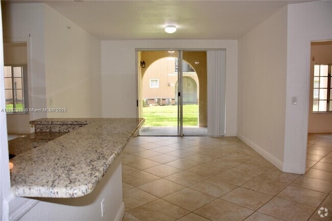 Building Photo - 2586 Centergate Dr Unit 106 Rental