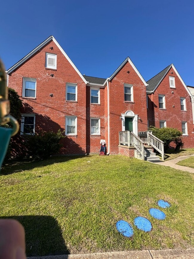 Building Photo - Willoughby Apartment-2 Bedroom