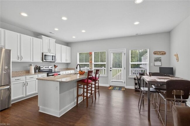 Photo - 2001 Laycock Ln Unit 103