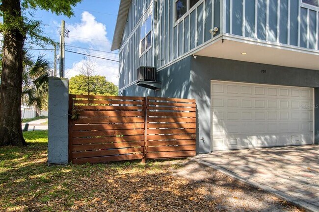 Photo - 708 S 22nd St