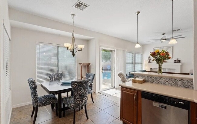 Photo - 2502 Cortina Ave