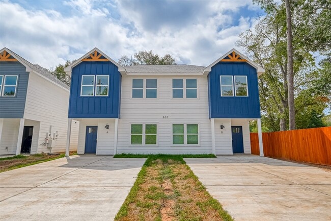 Building Photo - 809 Avenue J Pl Rental