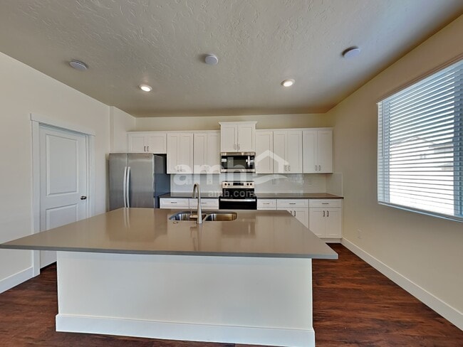 Photo - 1390 E Ludlow St