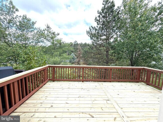 Photo - 2010 Capstone Cir