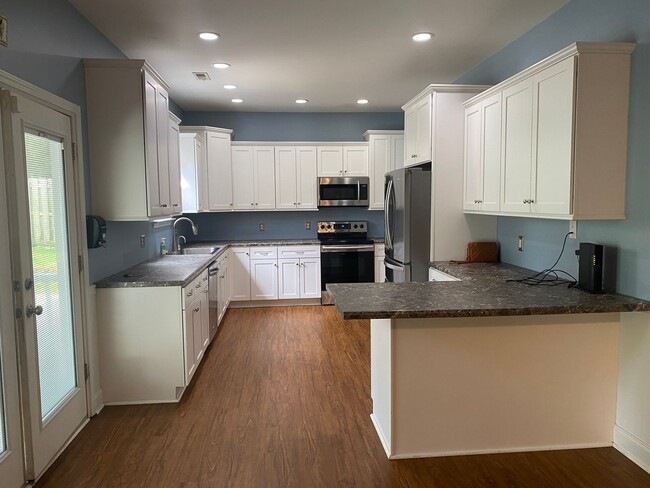 Photo - 9837 N Olde Towne Wynd SE