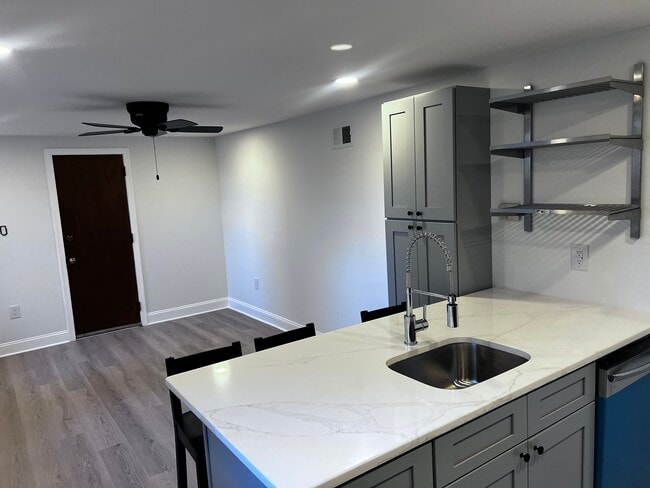 Building Photo - 304 Wharton St Unit 2
