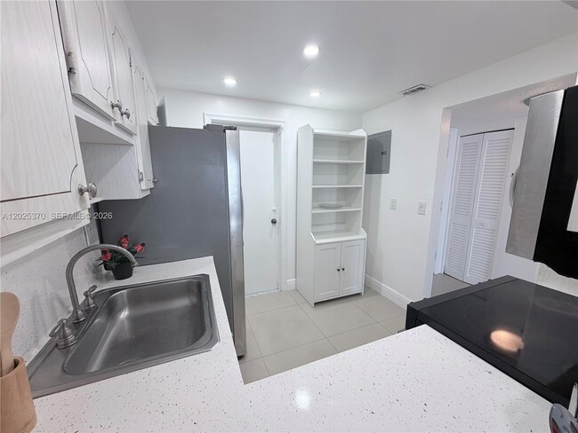 Photo - 1825 S Ocean Dr Unit 611