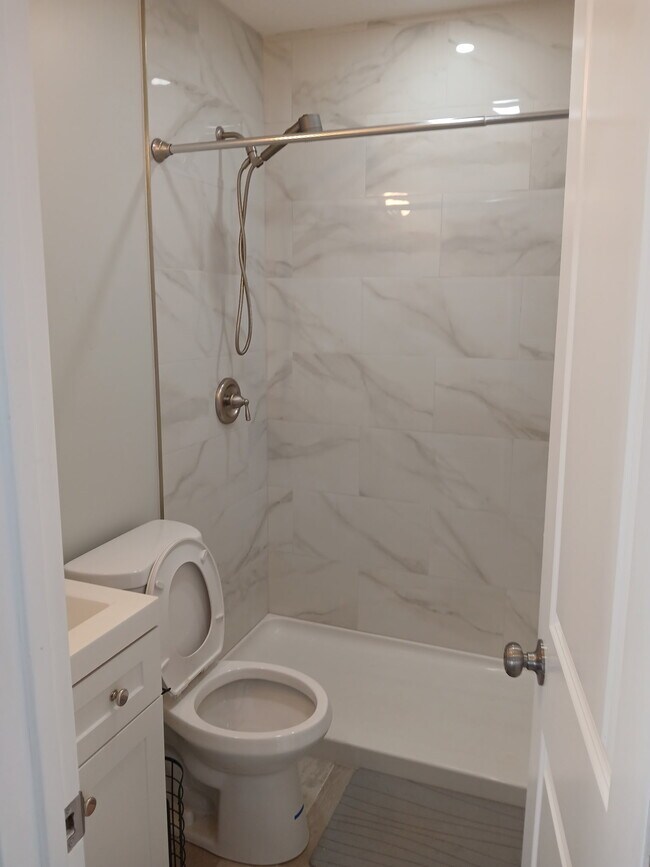 228 Kearney Ave Unit 6