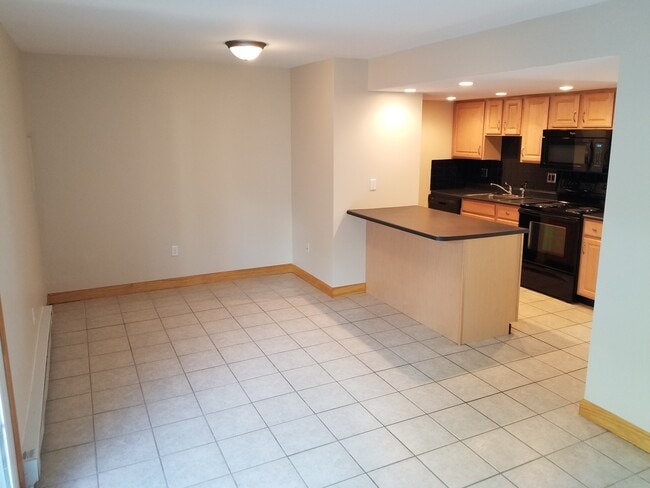 Photo - 305 W 31st St Townhome
