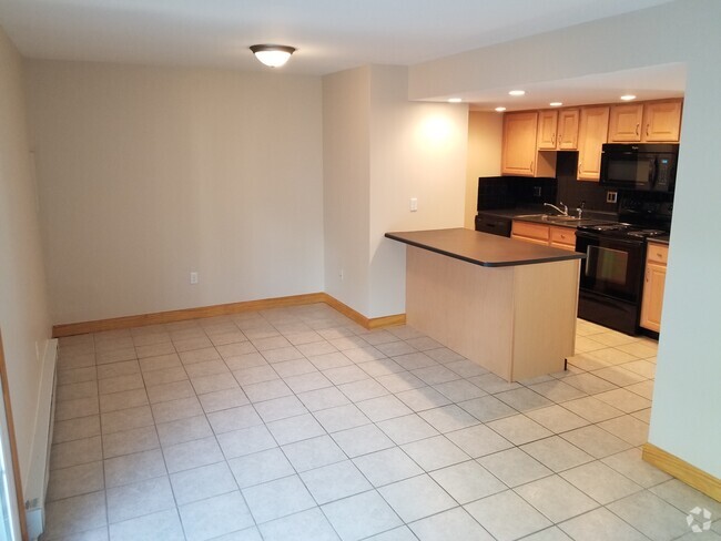 Building Photo - 305 W 31st St Rental