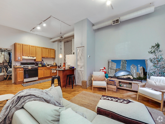 Building Photo - 1561 N Wells St Unit 2R Rental