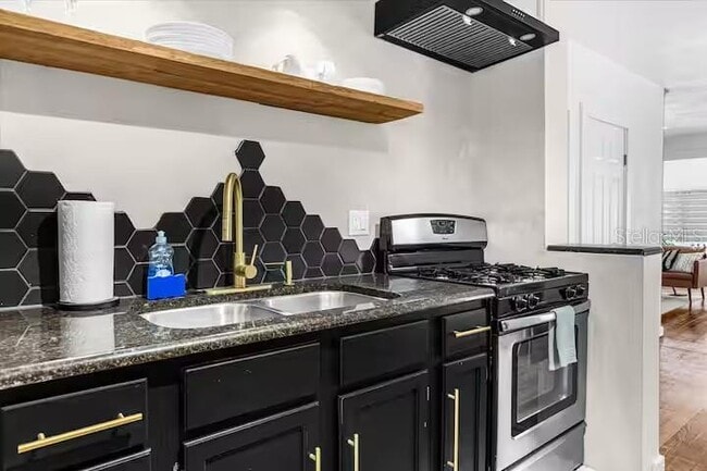 Photo - 1916 Garvin St