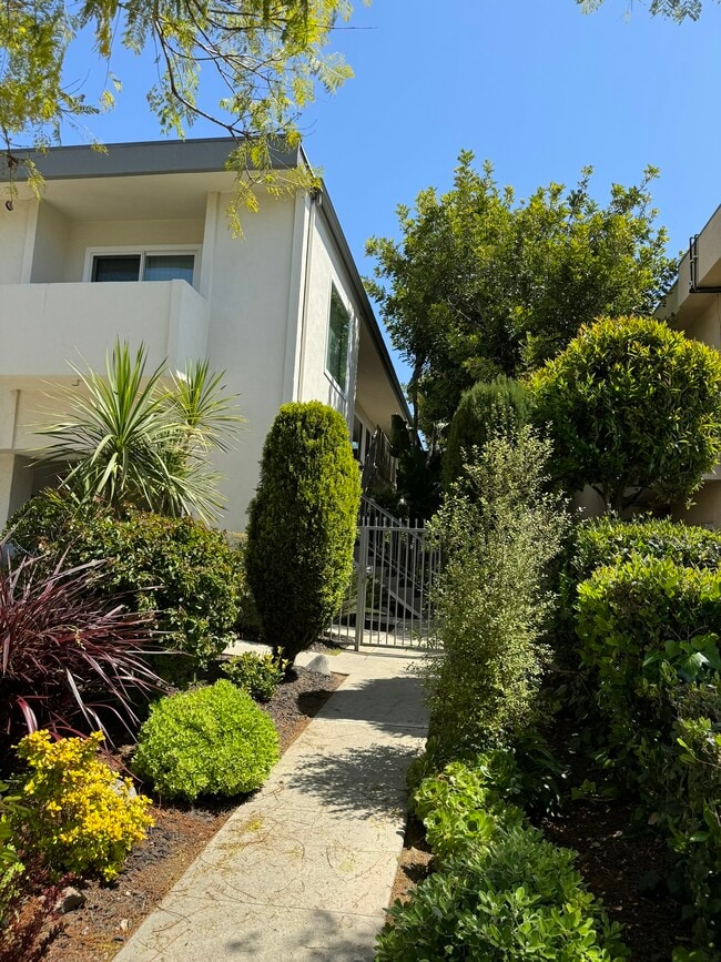 Entrada principal - 4032 Inglewood Blvd Unidad 6