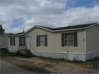 Building Photo - 1110 College Cir S