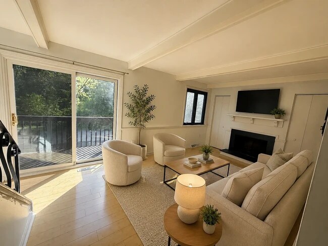 Sala de estar - 2816 Bingham Dr