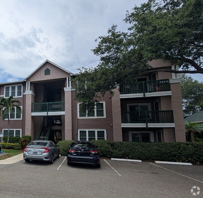 Building Photo - Absolutely Stunning Upgraded and FURNISHED... Unit 224 Rental