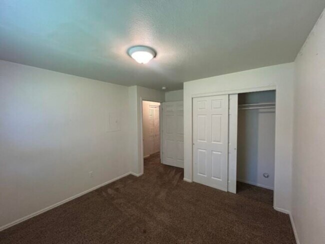Photo - Spacious 3 Bed, 2 Bath!!!