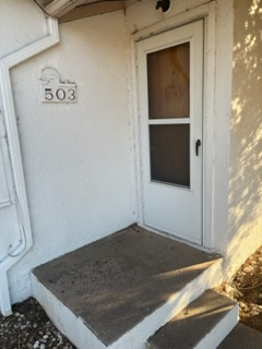 Building Photo - 503 W 1st St Rental