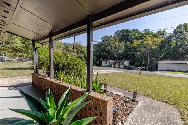 Photo - 111 Robinhood Dr