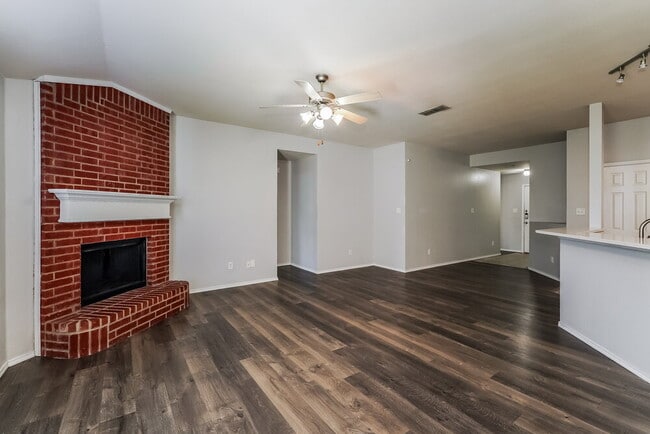 Photo - 433 Heritage Dr