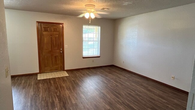 Photo - 3 Bed 2 Bath in OKC!