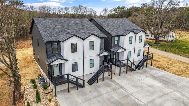 Photo - 8306 Lobelia Ln