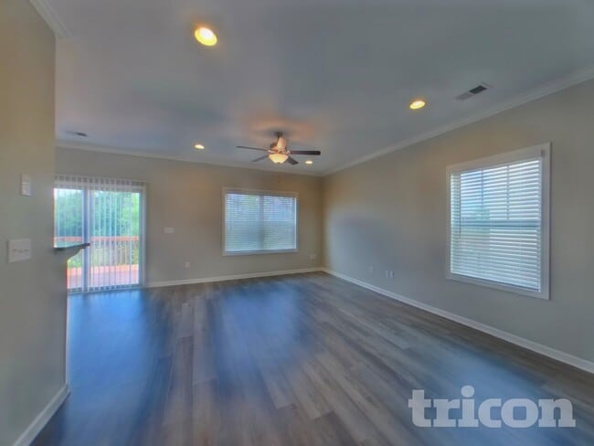 Photo - 618 Grantleigh Dr