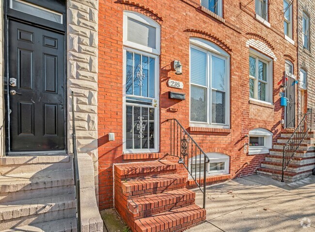 Building Photo - Cozy 2 BR 1.5 Ba Townhome by Patterson Park