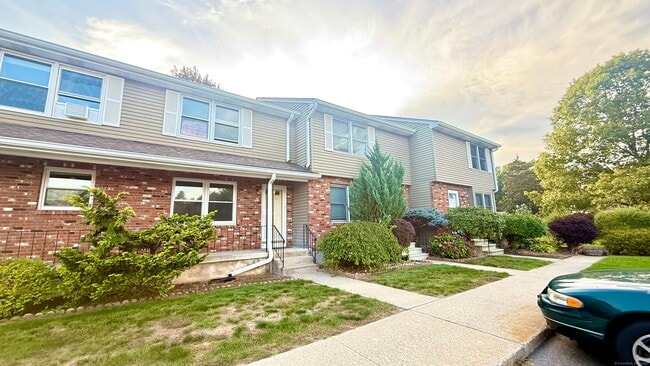Building Photo - 9 St Marc Cir Unit E Rental
