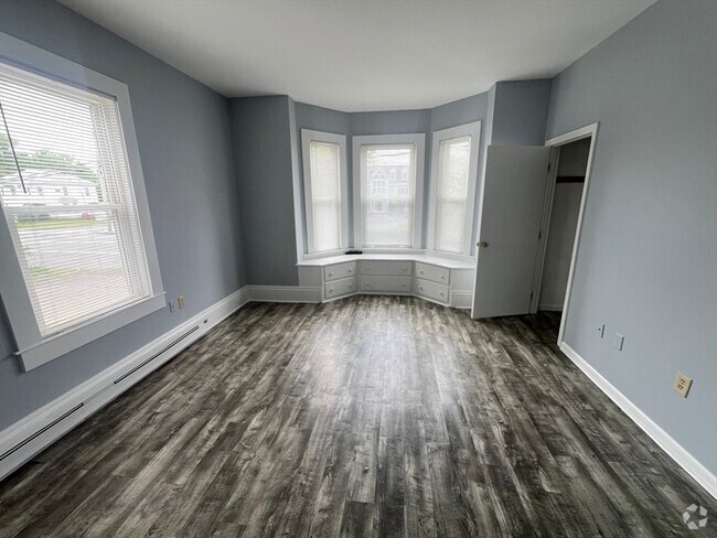 Building Photo - 28 Pond St Unit 1 Rental